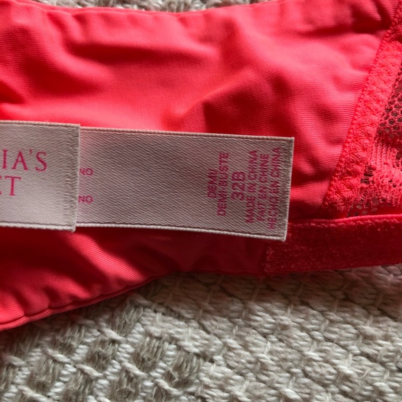 Victoria’s Secret PINK t-back bra bundle - Picture 6 of 7